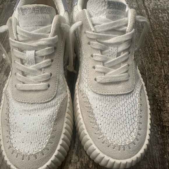 Vintage Havana White and Gray Blaze 1 Sneakers - Picture 5 of 9